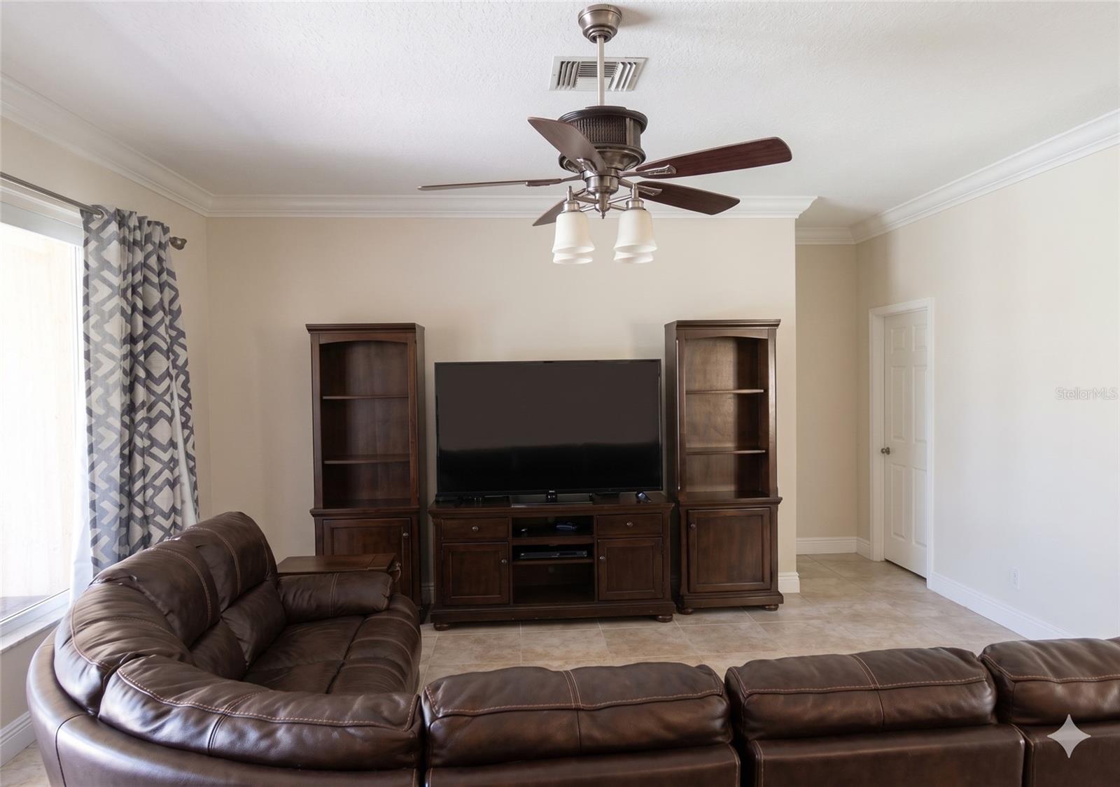 Image 7 of 19 For 11483 Beacon Pointe Lane