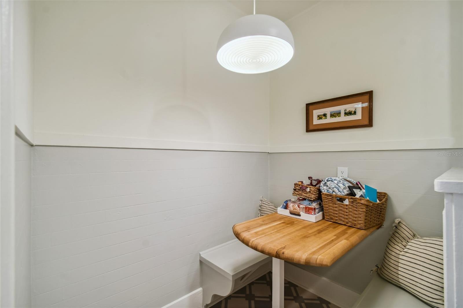 Image 10 of 19 For 2111 Southview Avenue D