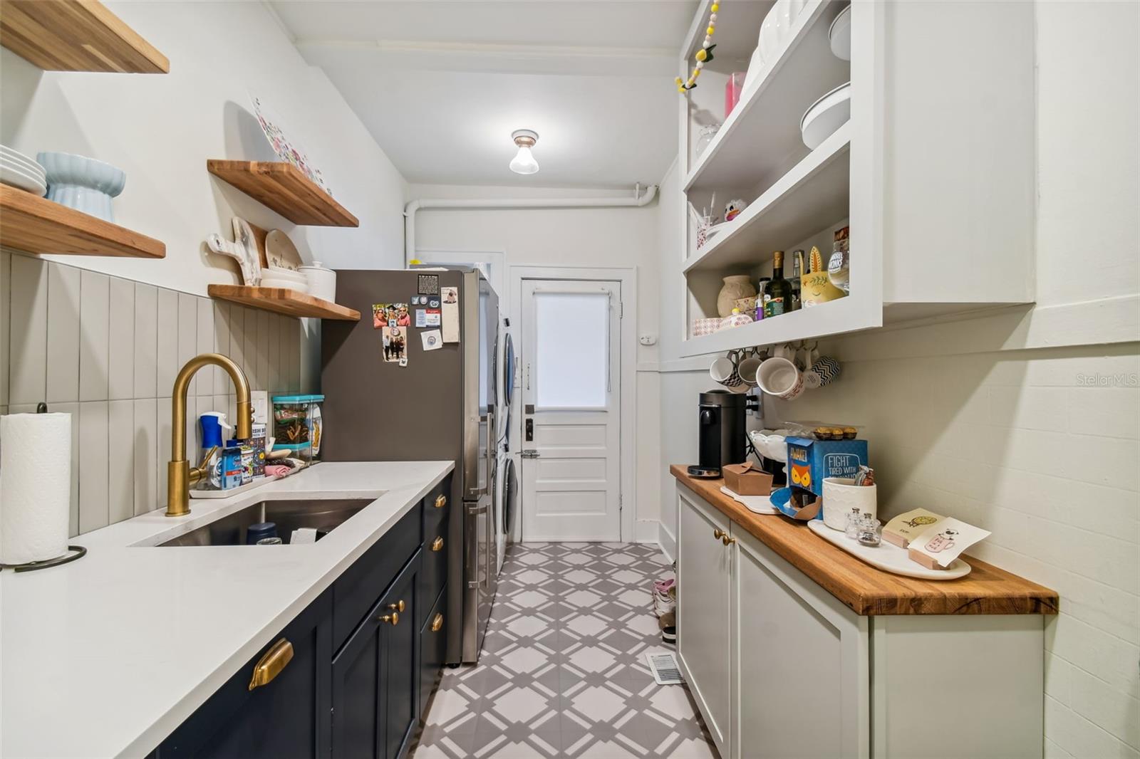Image 12 of 19 For 2111 Southview Avenue D