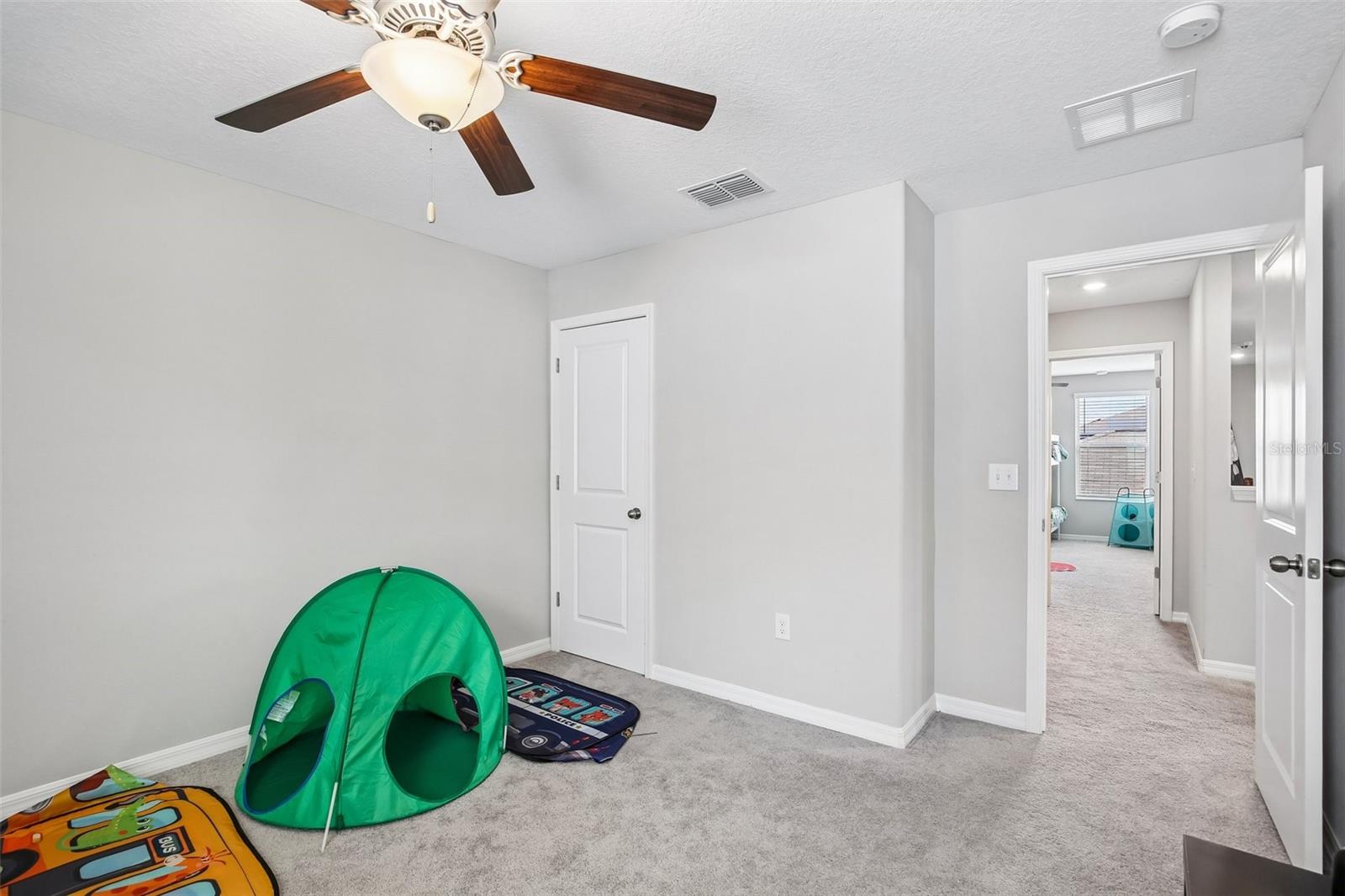 Image 34 of 52 For 15608 Miller Creek Drive