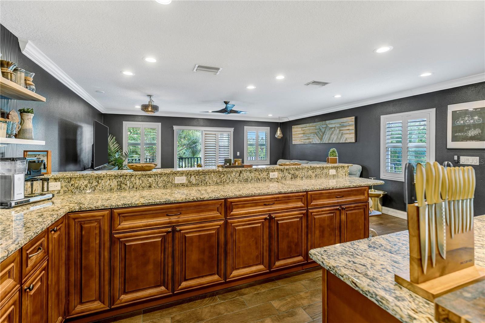 Image 11 of 46 For 6812 Kissimmee Street