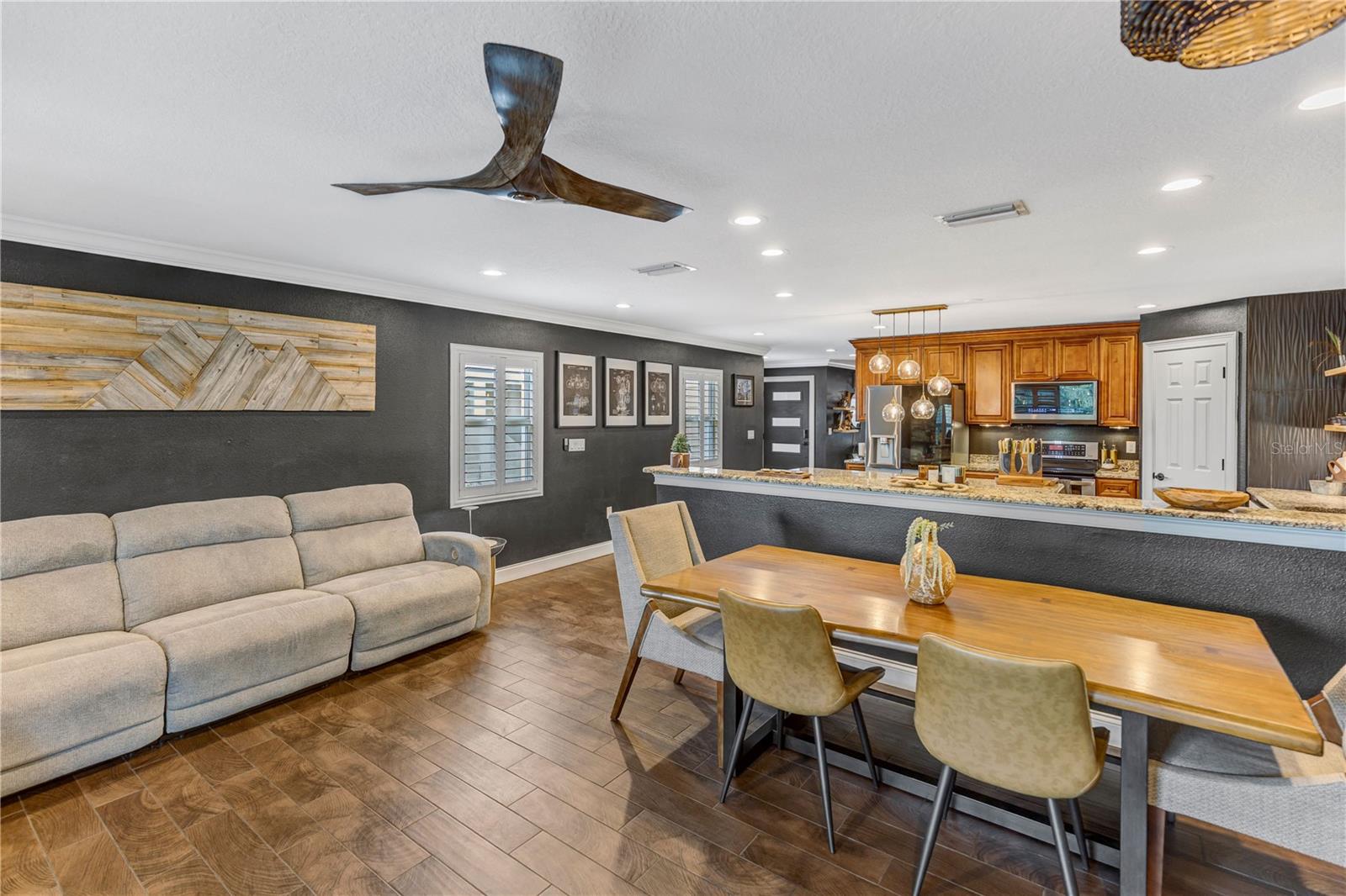 Image 13 of 46 For 6812 Kissimmee Street
