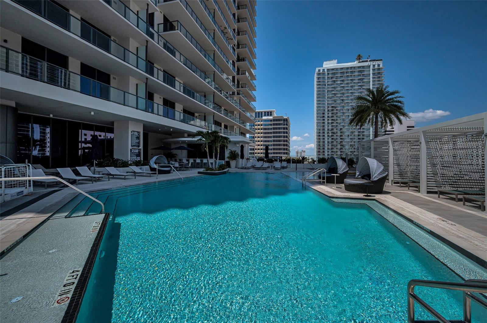 Listing photo id 26 for 275 1st Avenue S 3503