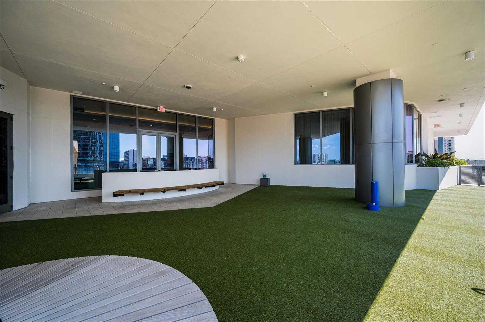 Listing photo id 47 for 275 1st Avenue S 3503