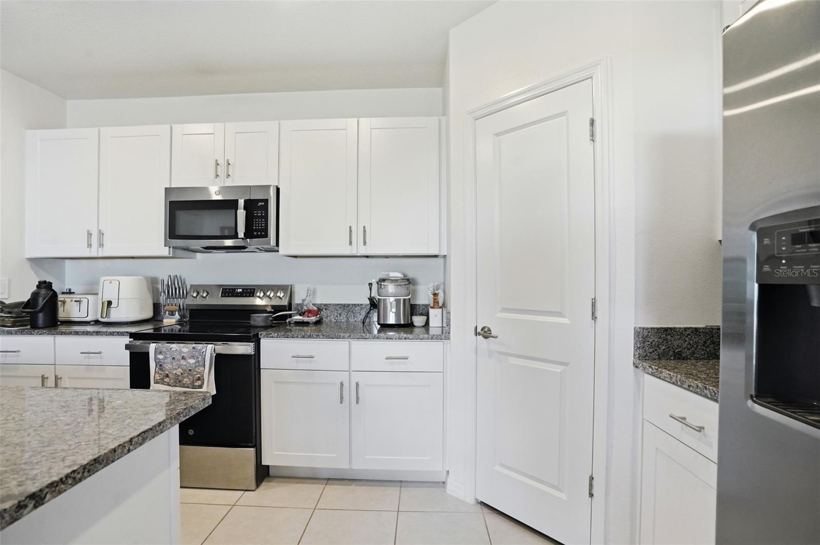 Image 6 of 35 For 13712 Newbridge Street