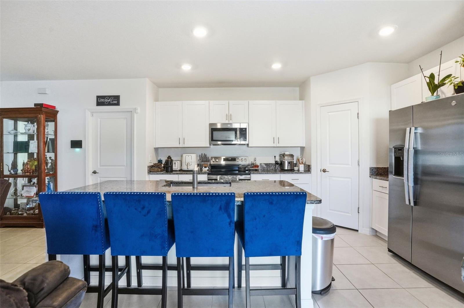 Image 8 of 35 For 13712 Newbridge Street