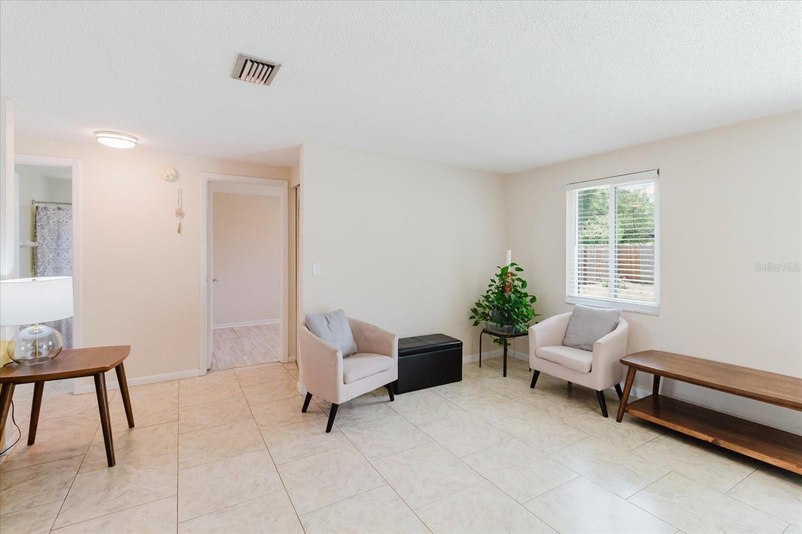 Image 11 of 56 For 2207 Selkirk Street