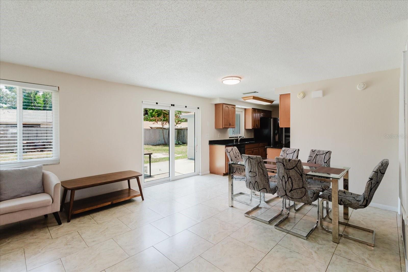 Image 15 of 56 For 2207 Selkirk Street