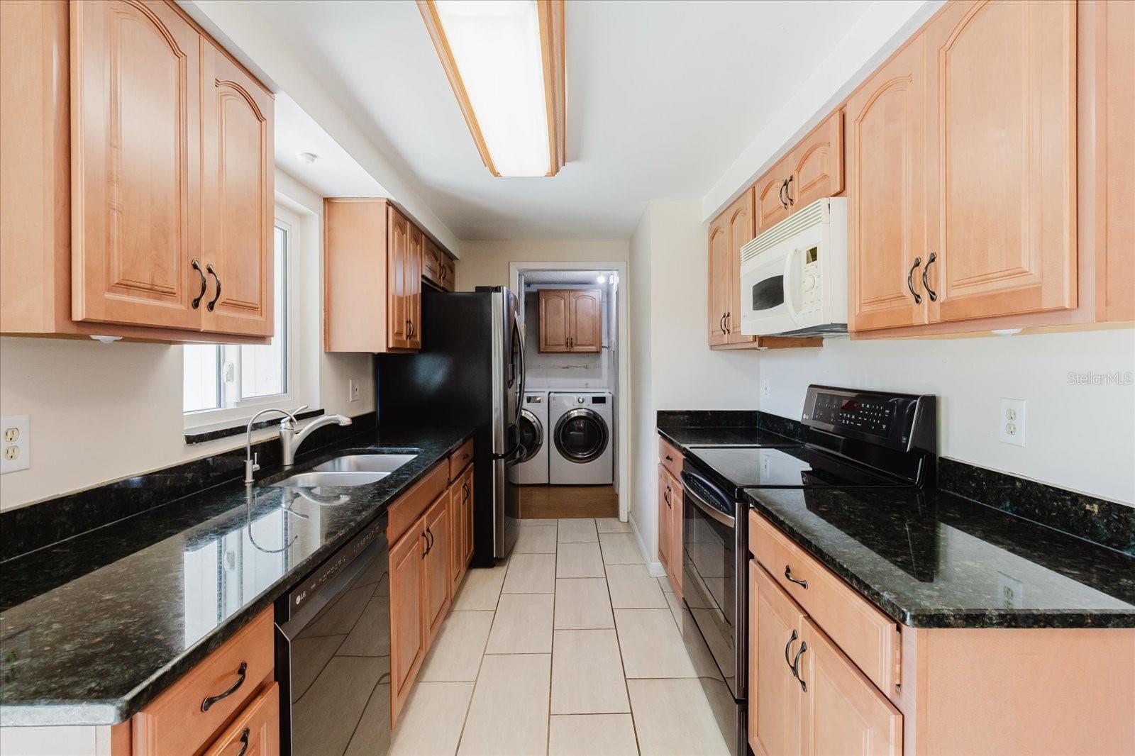 Image 20 of 56 For 2207 Selkirk Street