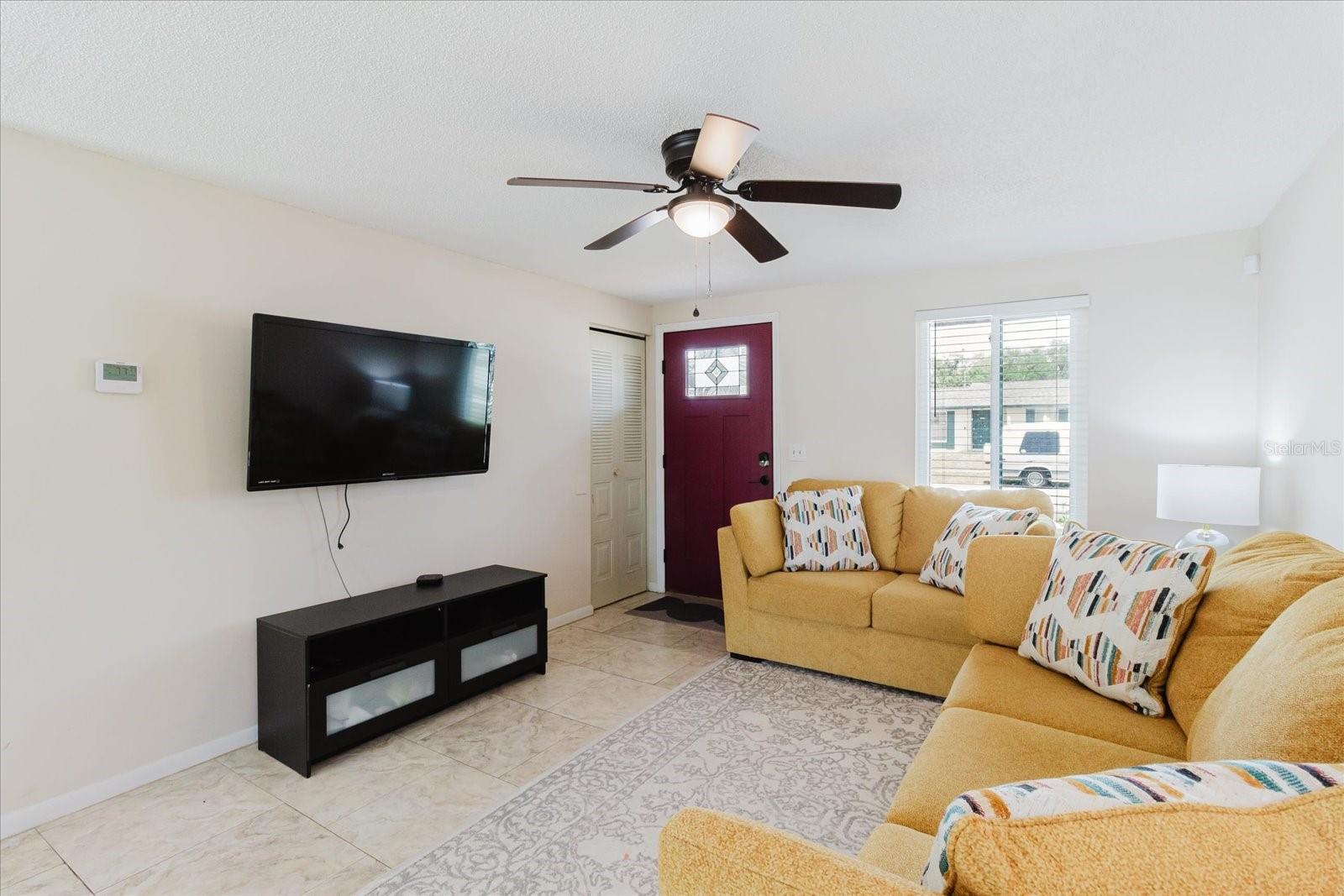 Image 9 of 56 For 2207 Selkirk Street