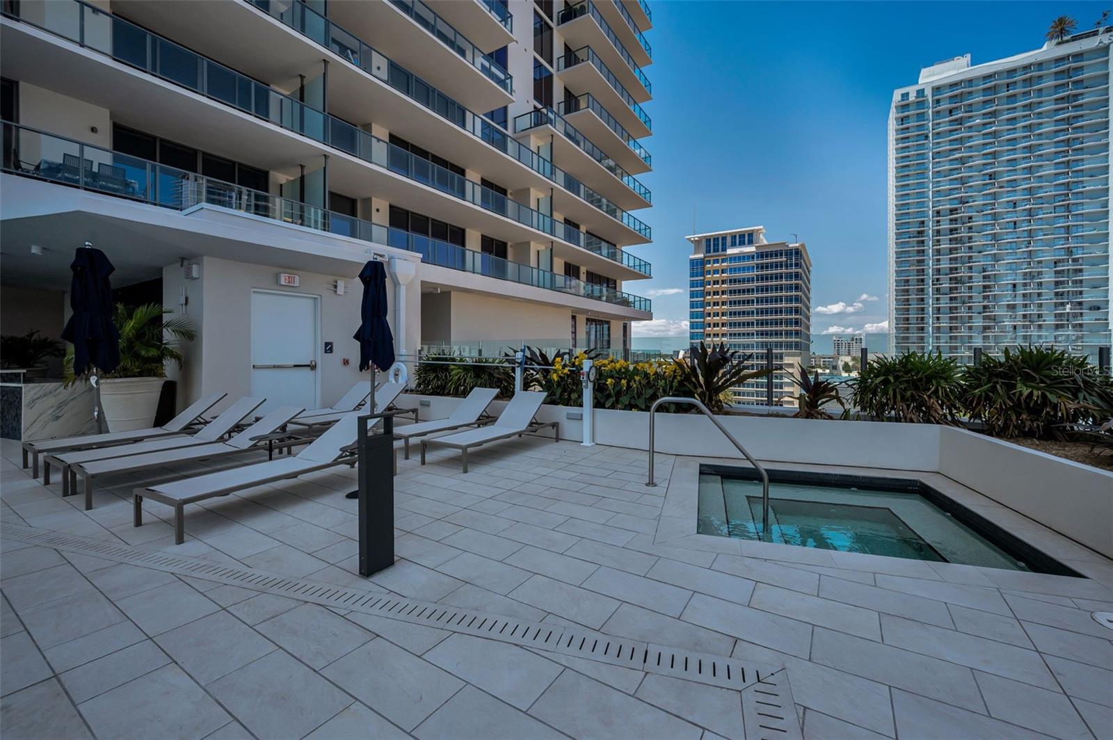Image 31 of 55 For 275 1st Avenue S 3503