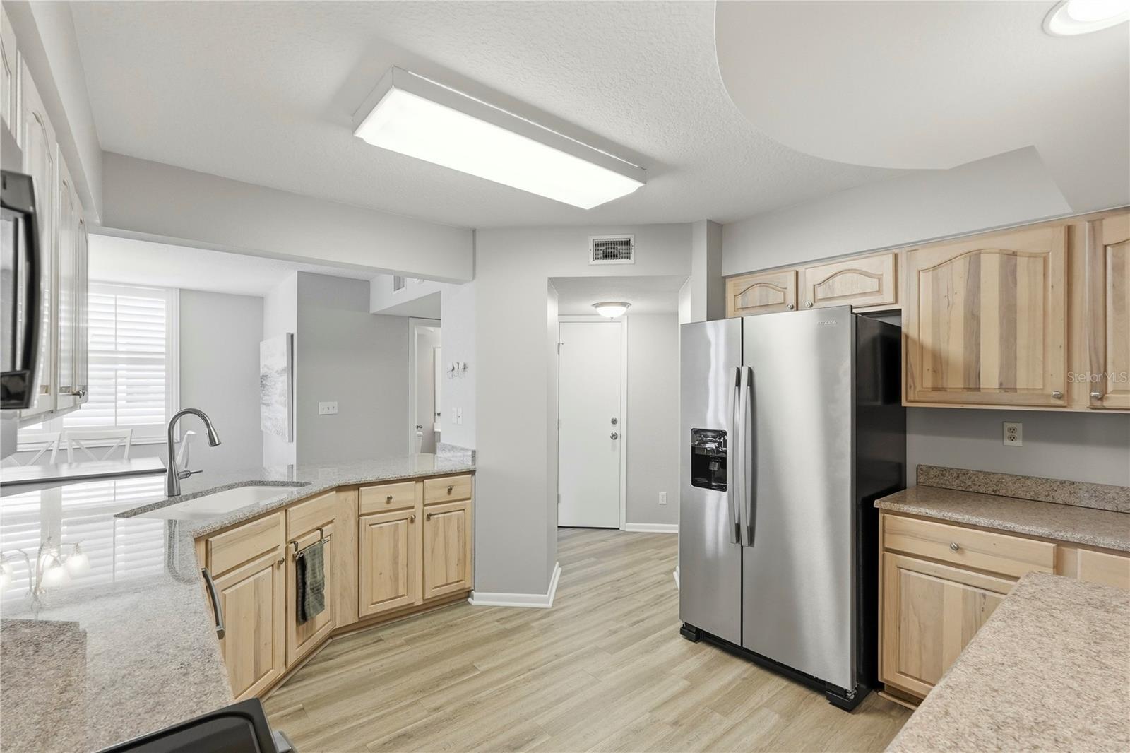 Image 12 of 42 For 6085 Bahia Del Mar Circle 272
