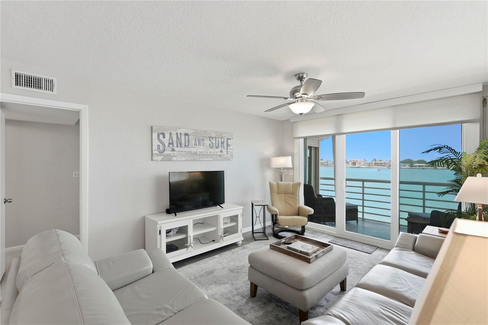 Image 15 of 42 For 6085 Bahia Del Mar Circle 272