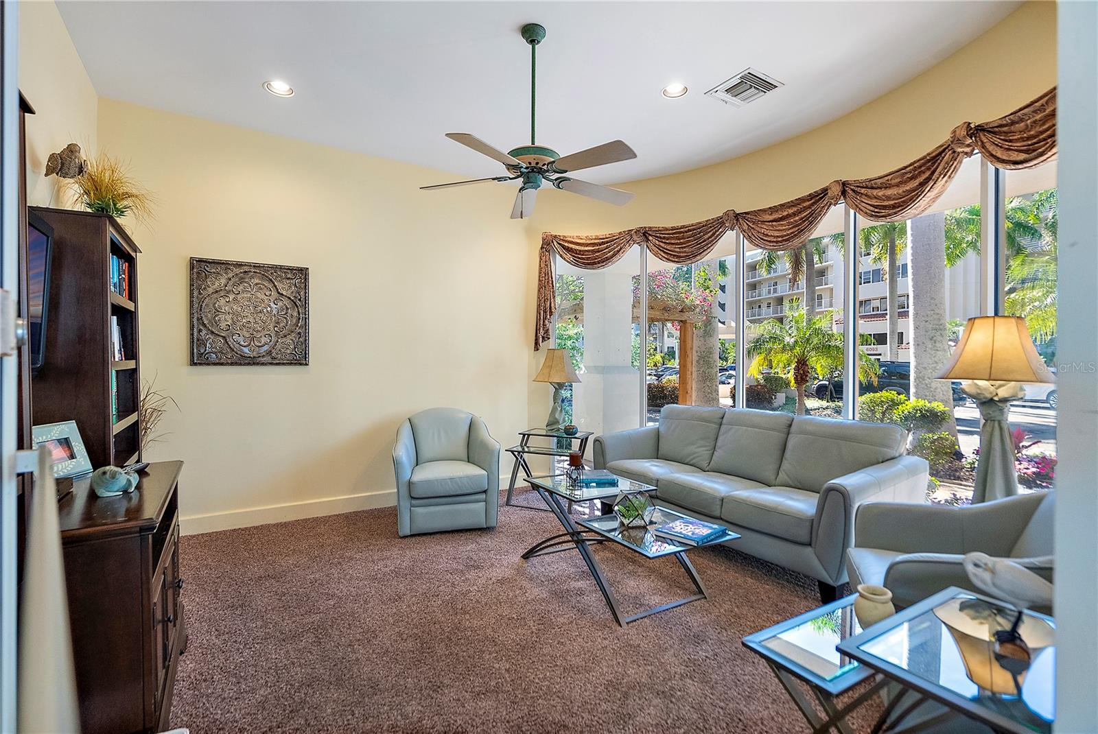 Image 36 of 42 For 6085 Bahia Del Mar Circle 272