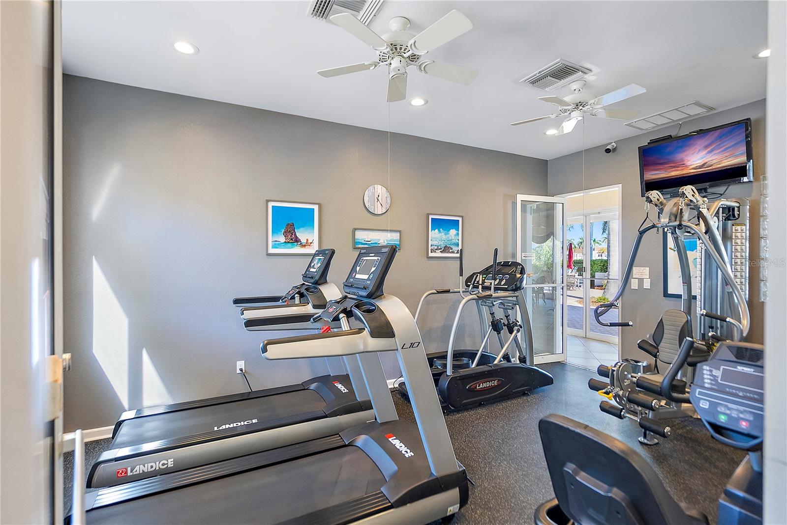 Image 6 of 42 For 6085 Bahia Del Mar Circle 272