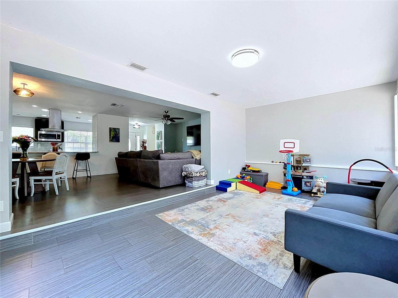 Image 17 of 54 For 11524 70th Terrace