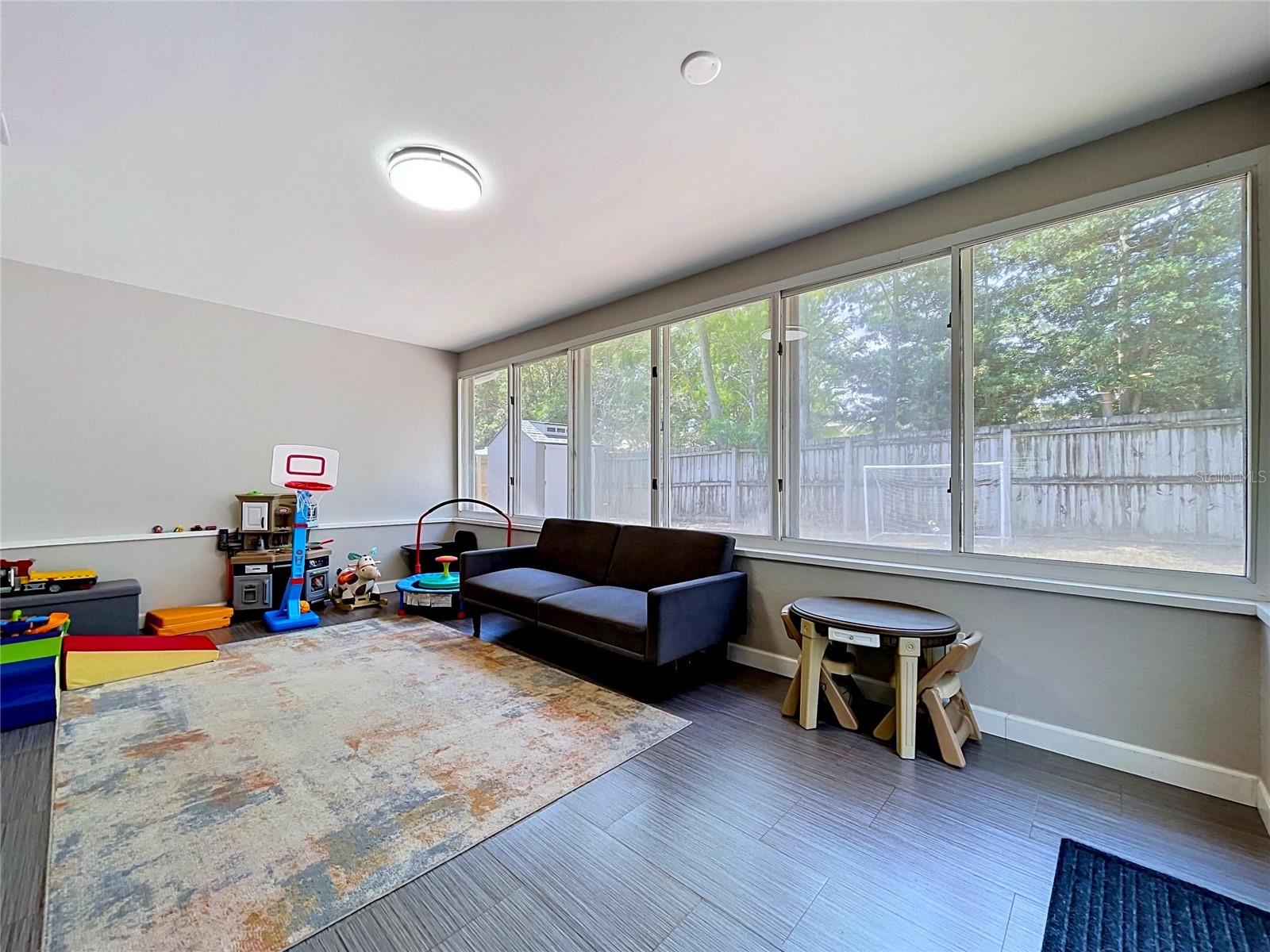Image 19 of 54 For 11524 70th Terrace