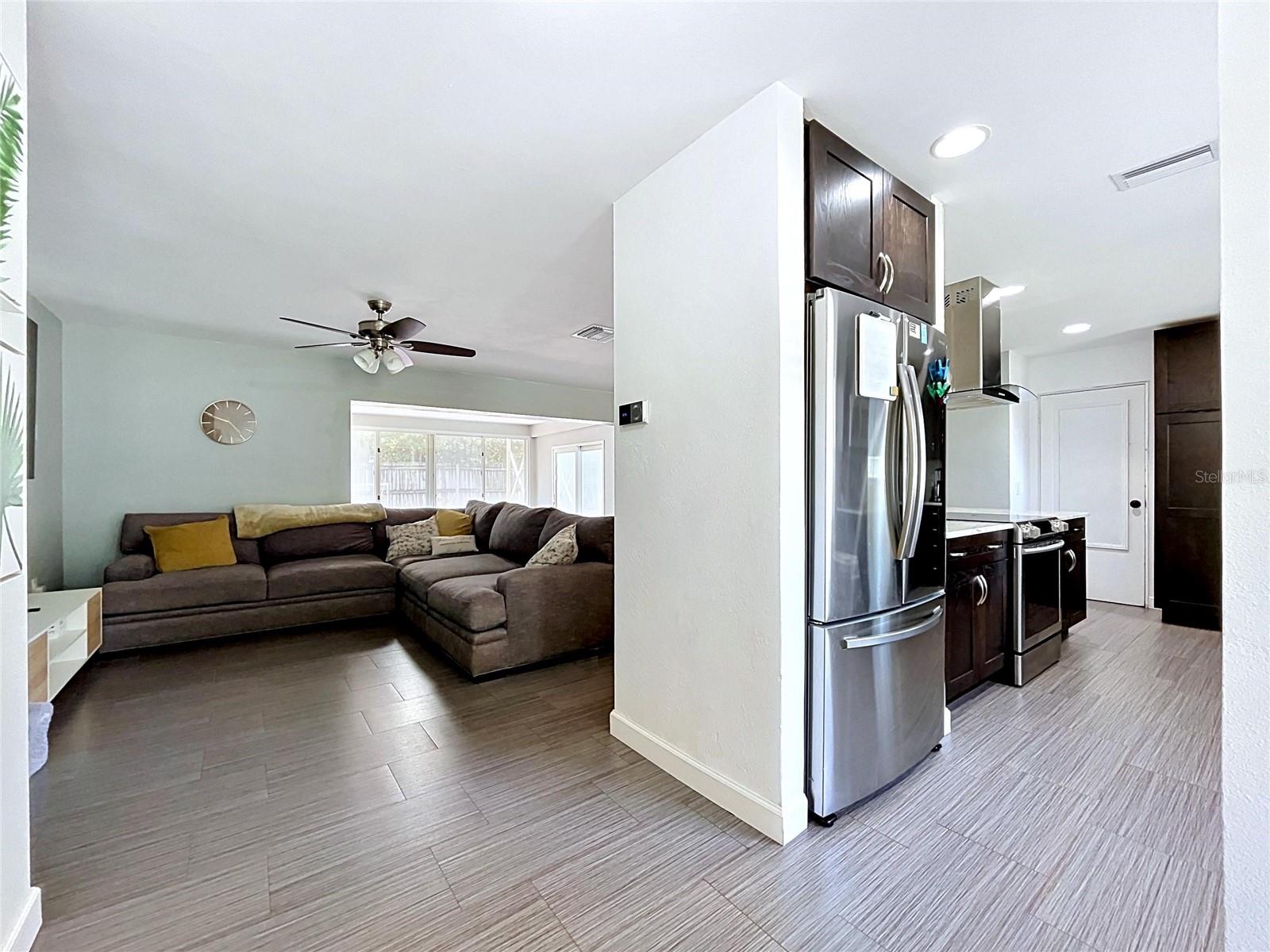 Image 4 of 54 For 11524 70th Terrace