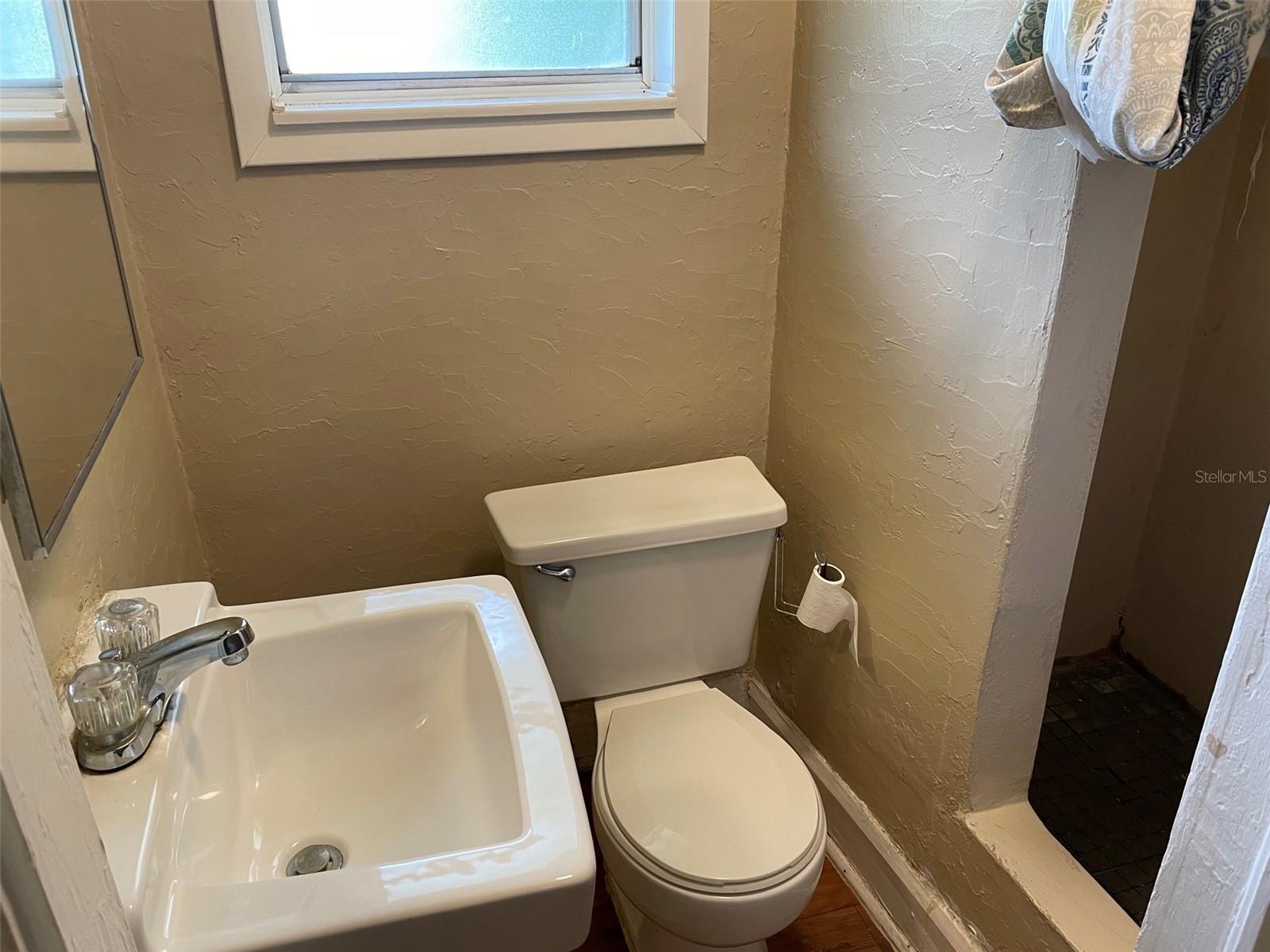 Image 10 of 11 For 1648 27th Avenue N 2