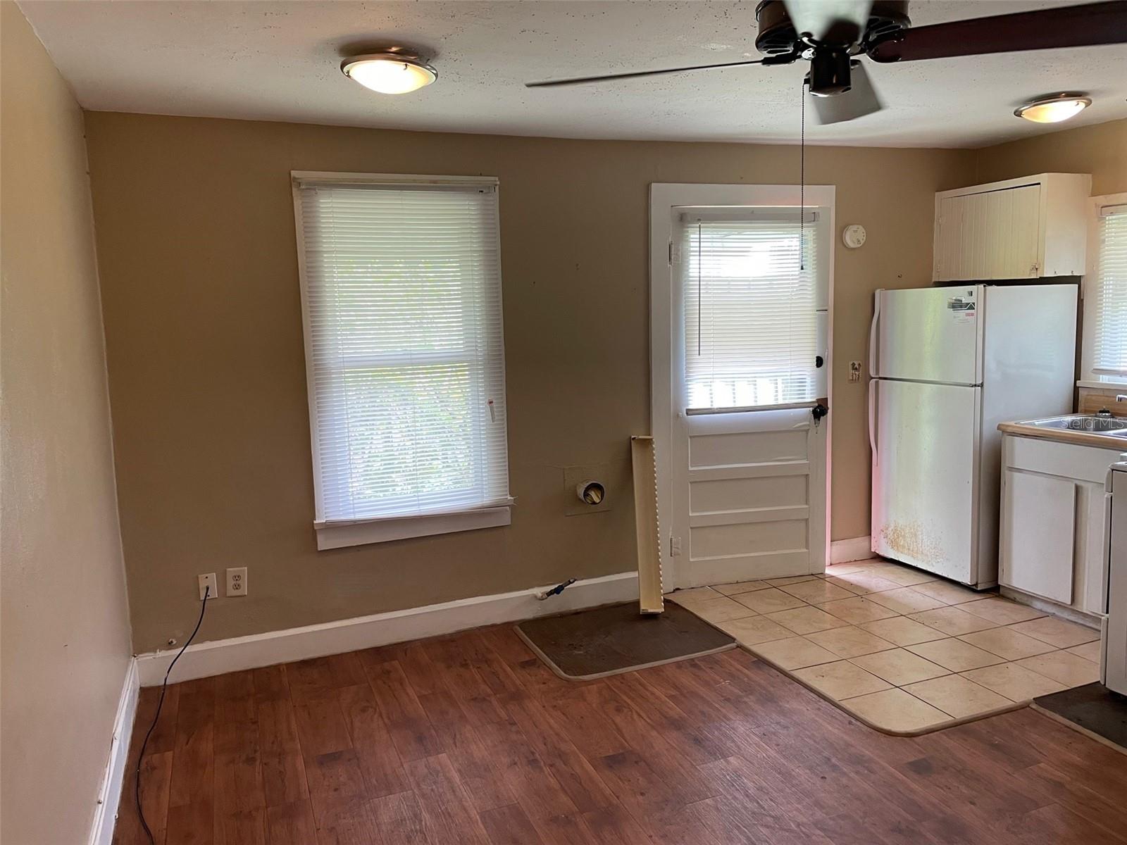 Image 2 of 11 For 1648 27th Avenue N 2