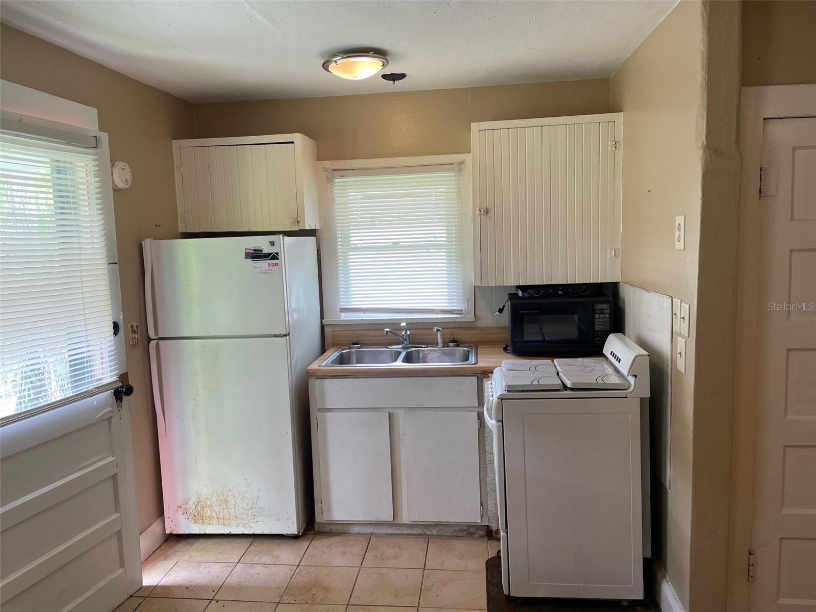 Image 5 of 11 For 1648 27th Avenue N 2