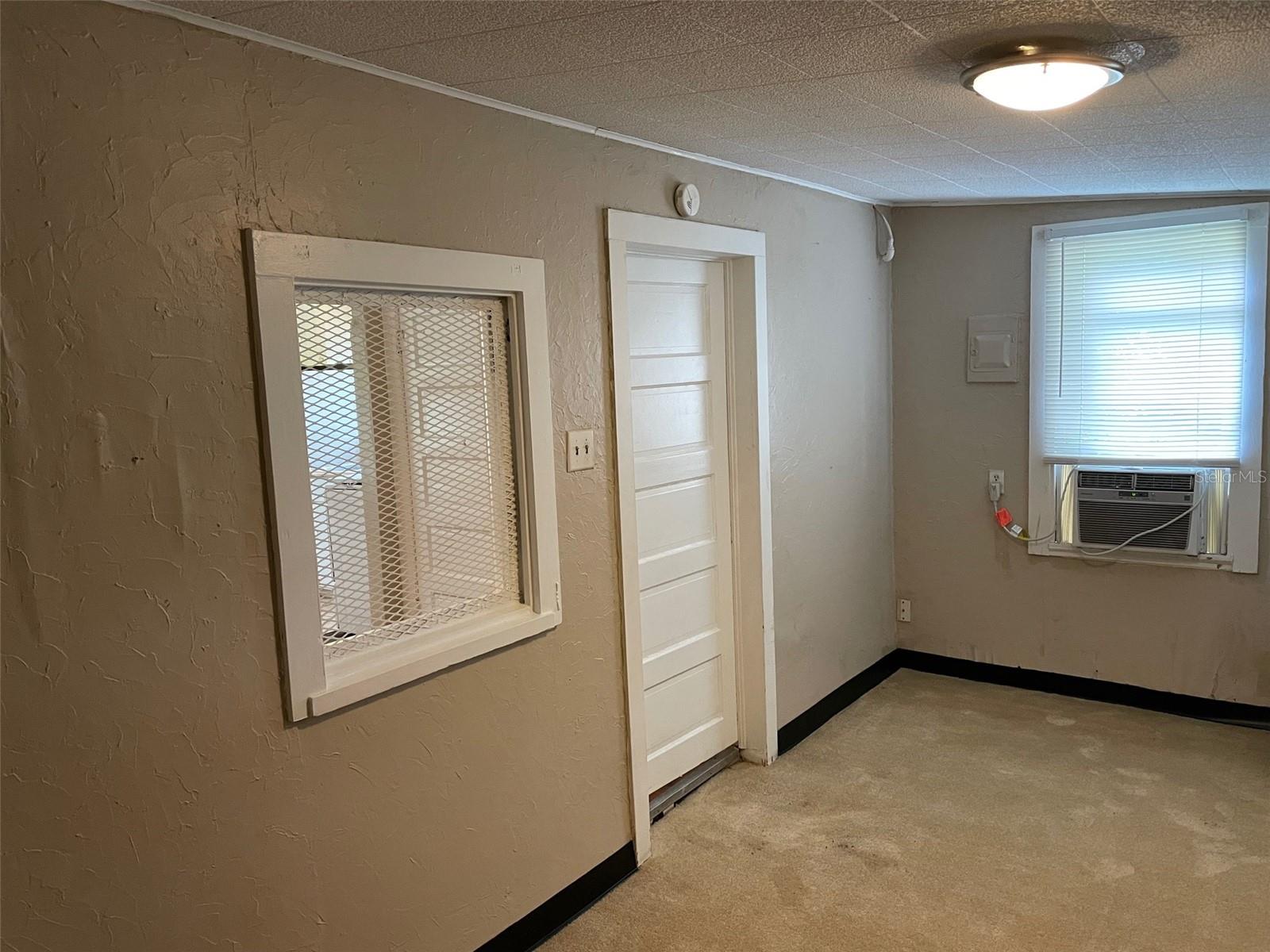 Image 8 of 11 For 1648 27th Avenue N 2