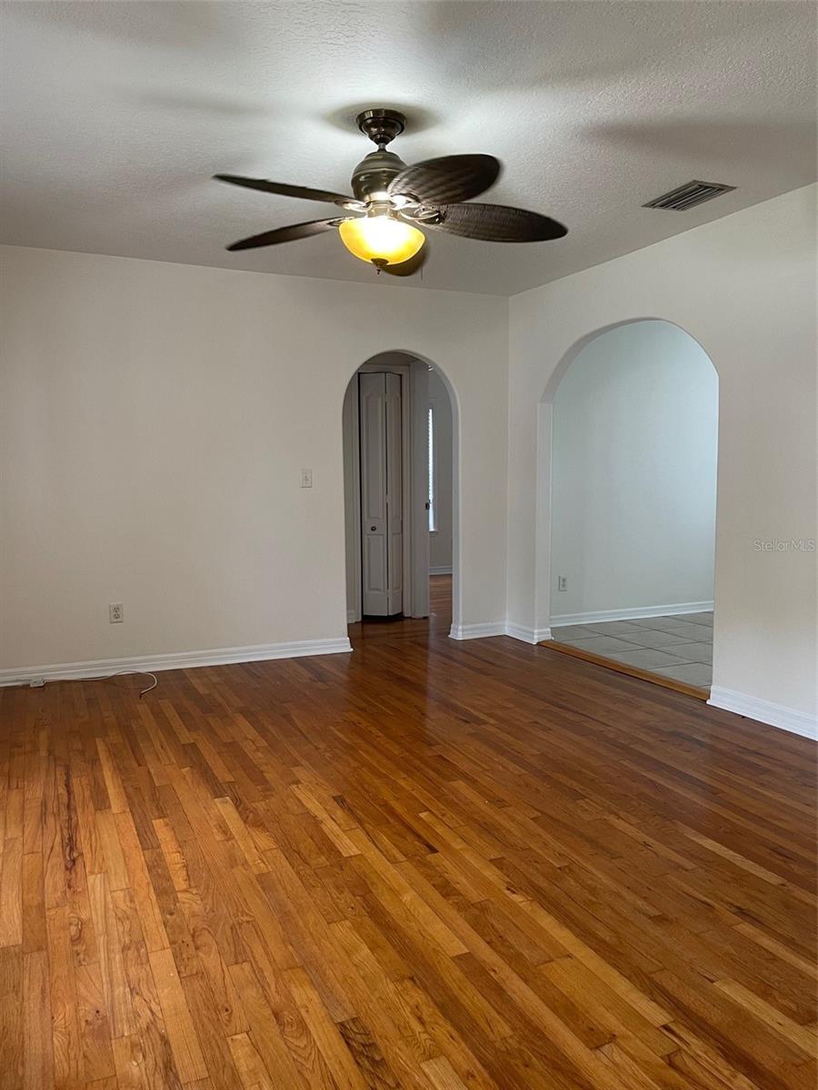 Image 3 of 12 For 1914 Aileen Street