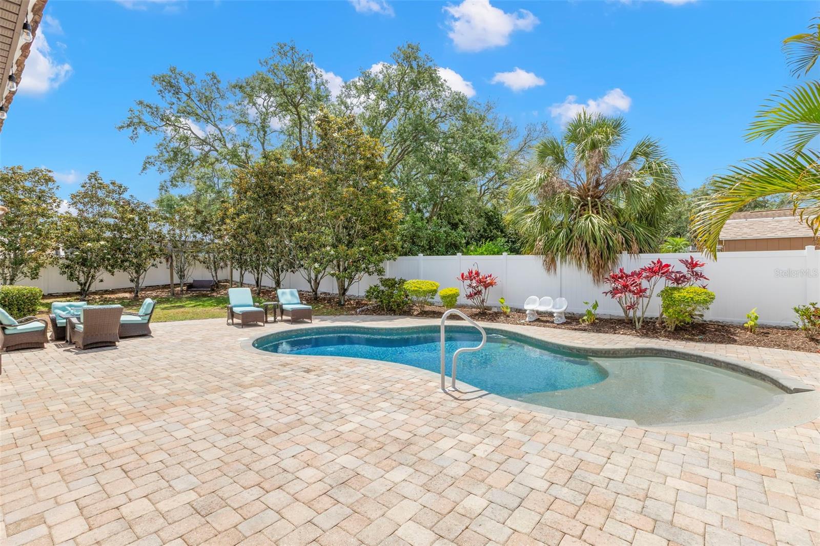 Image 21 of 47 For 1502 River Court