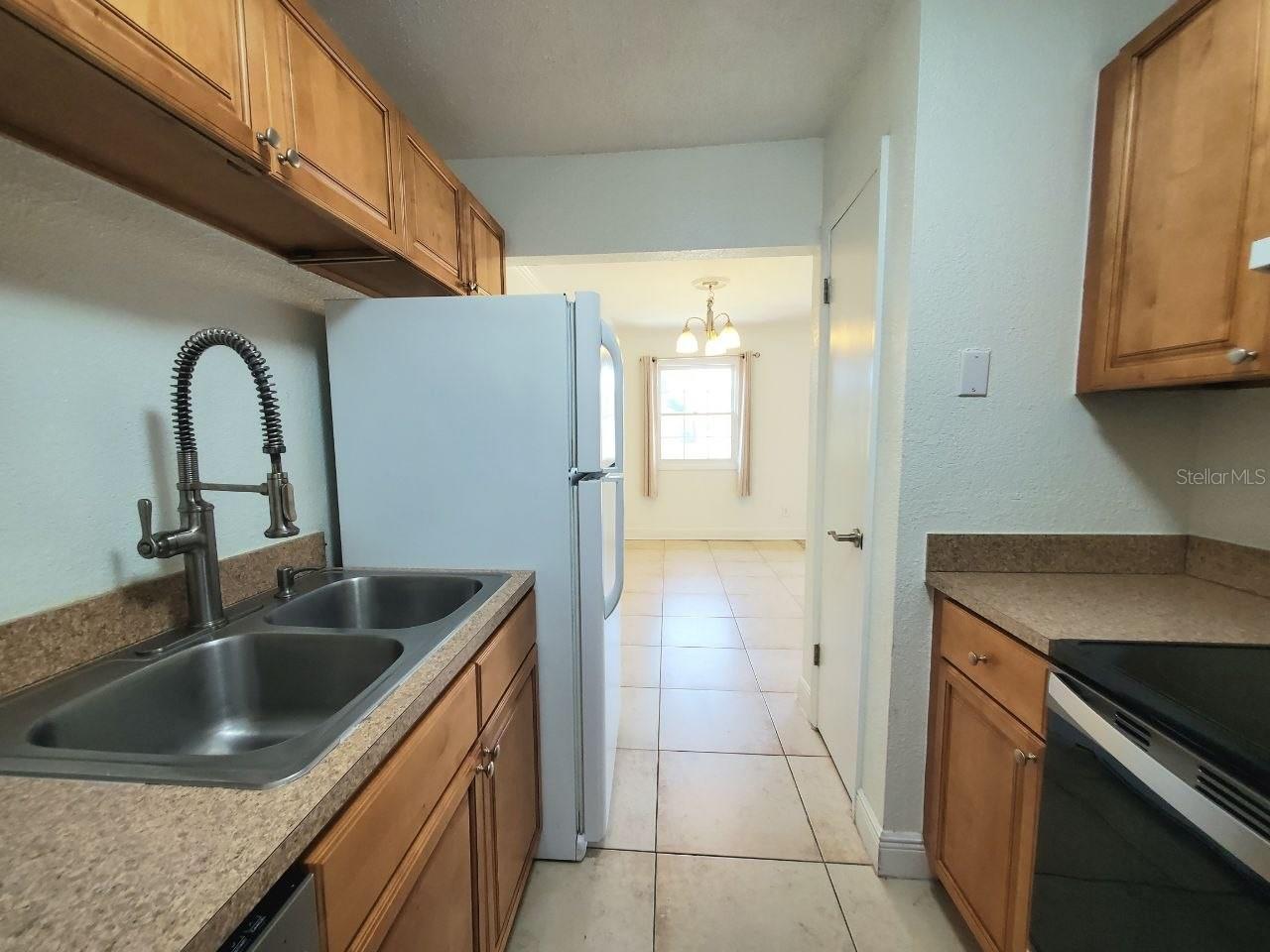 Image 14 of 29 For 13832 Orange Sunset Drive 202
