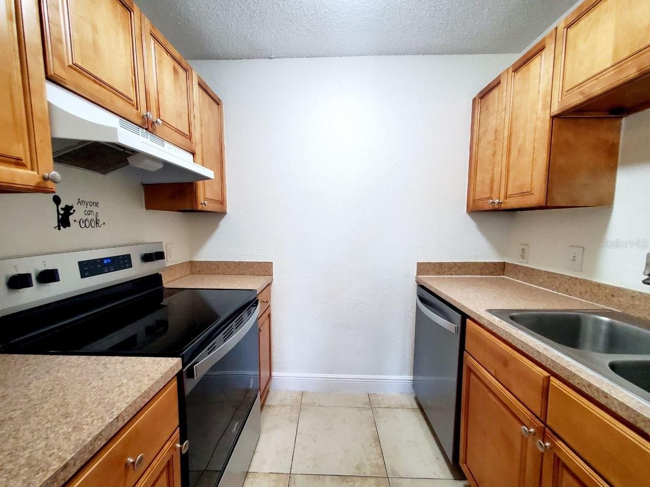 Image 15 of 29 For 13832 Orange Sunset Drive 202