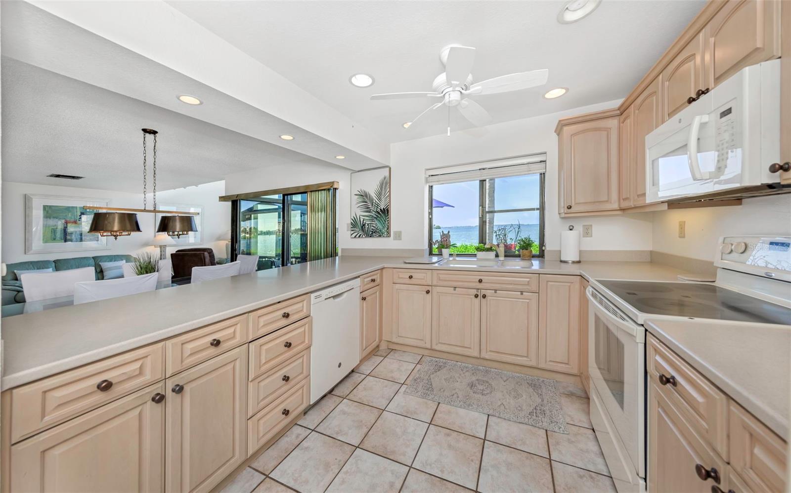 Image 15 of 64 For 5650 Escondida Boulevard S