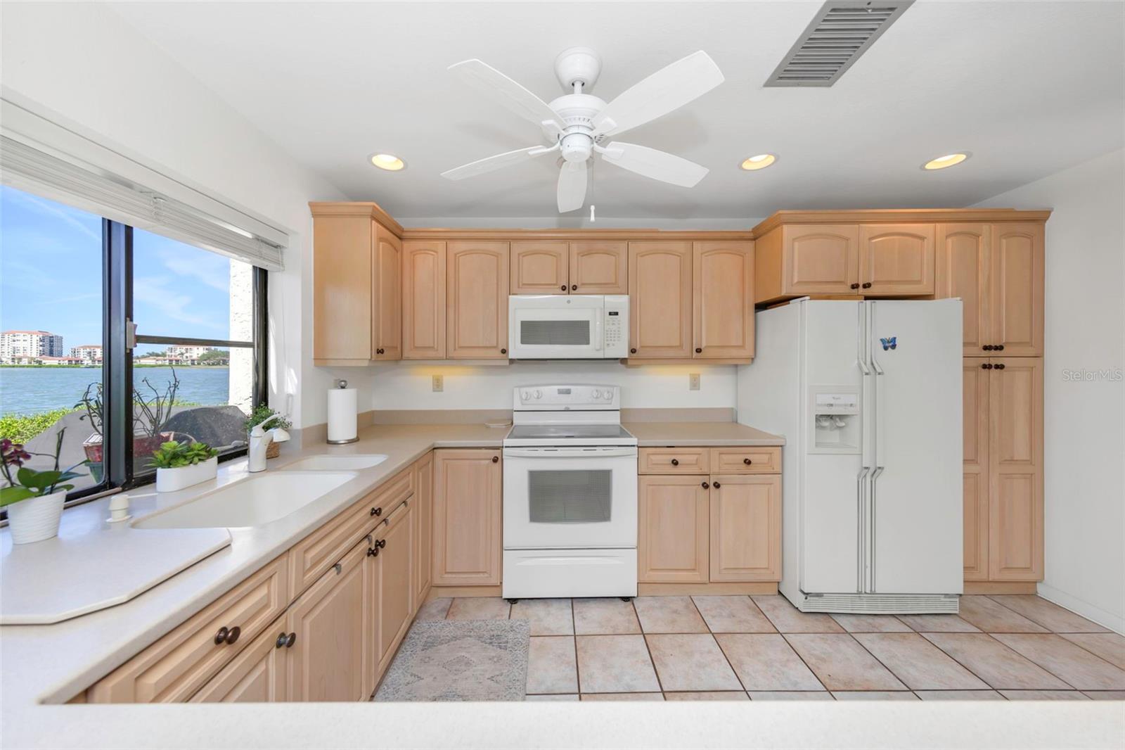 Image 17 of 64 For 5650 Escondida Boulevard S