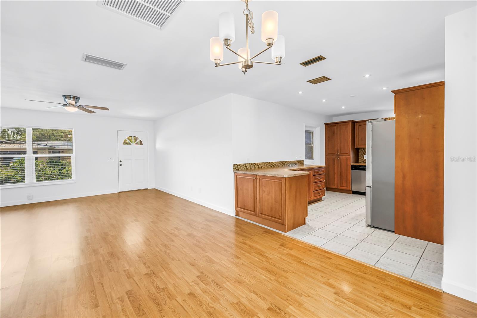 Image 10 of 46 For 1550 Idle Drive