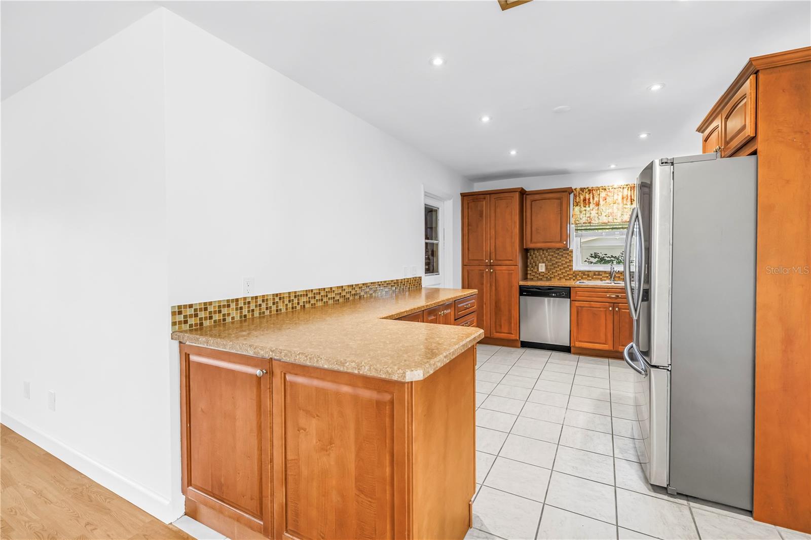 Image 13 of 46 For 1550 Idle Drive