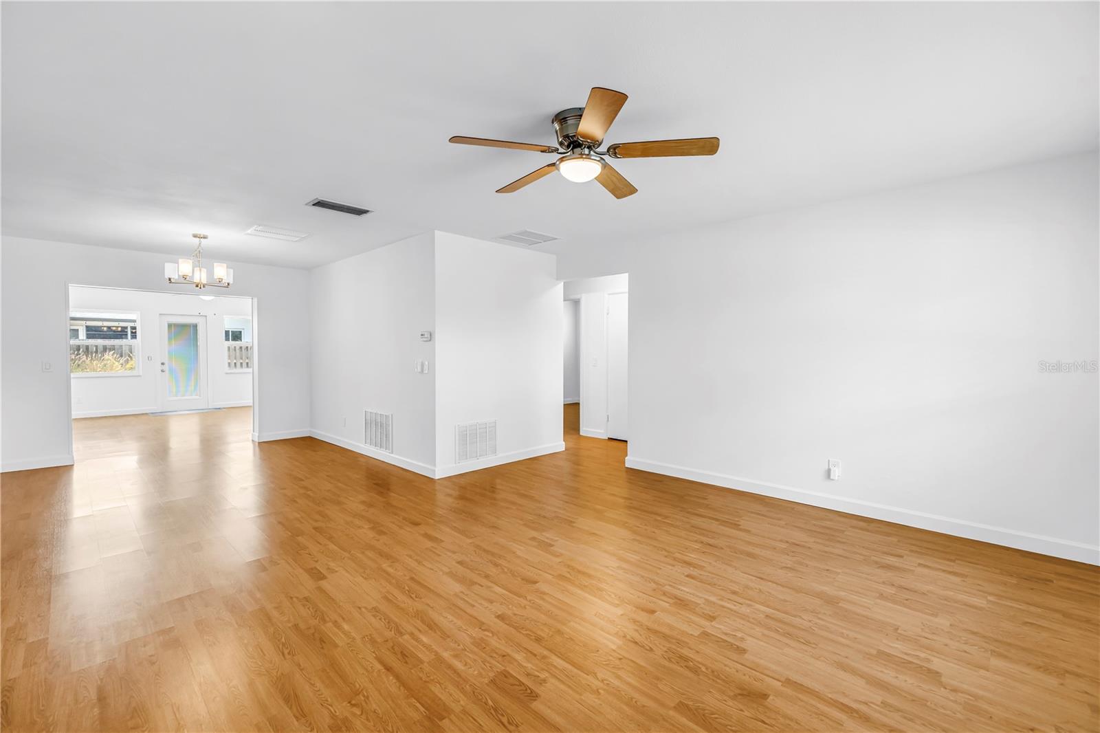 Image 8 of 46 For 1550 Idle Drive