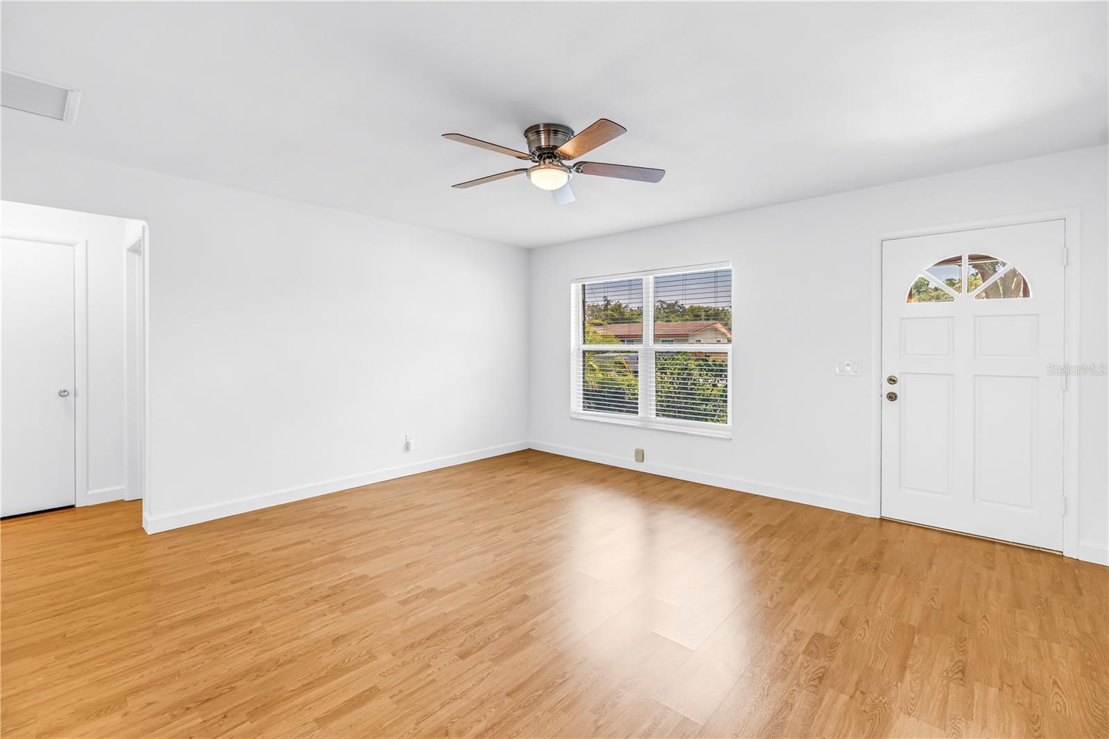 Image 9 of 46 For 1550 Idle Drive