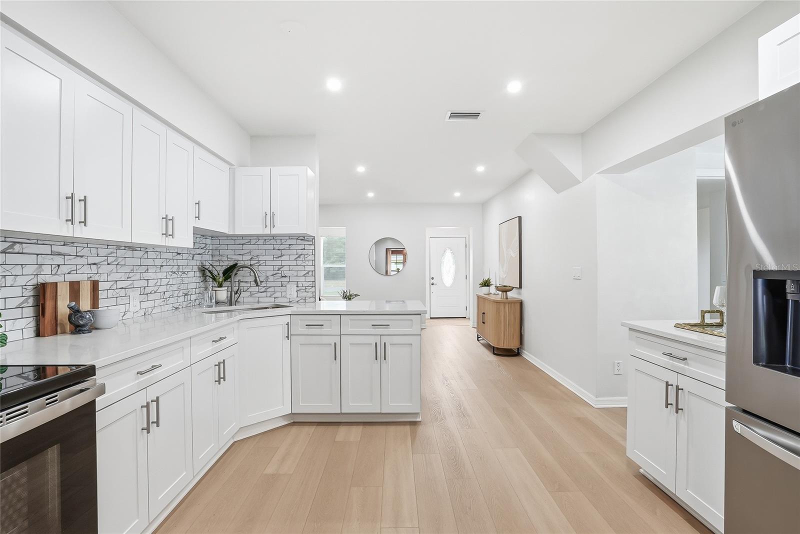 Image 11 of 35 For 2164 Riviera Drive