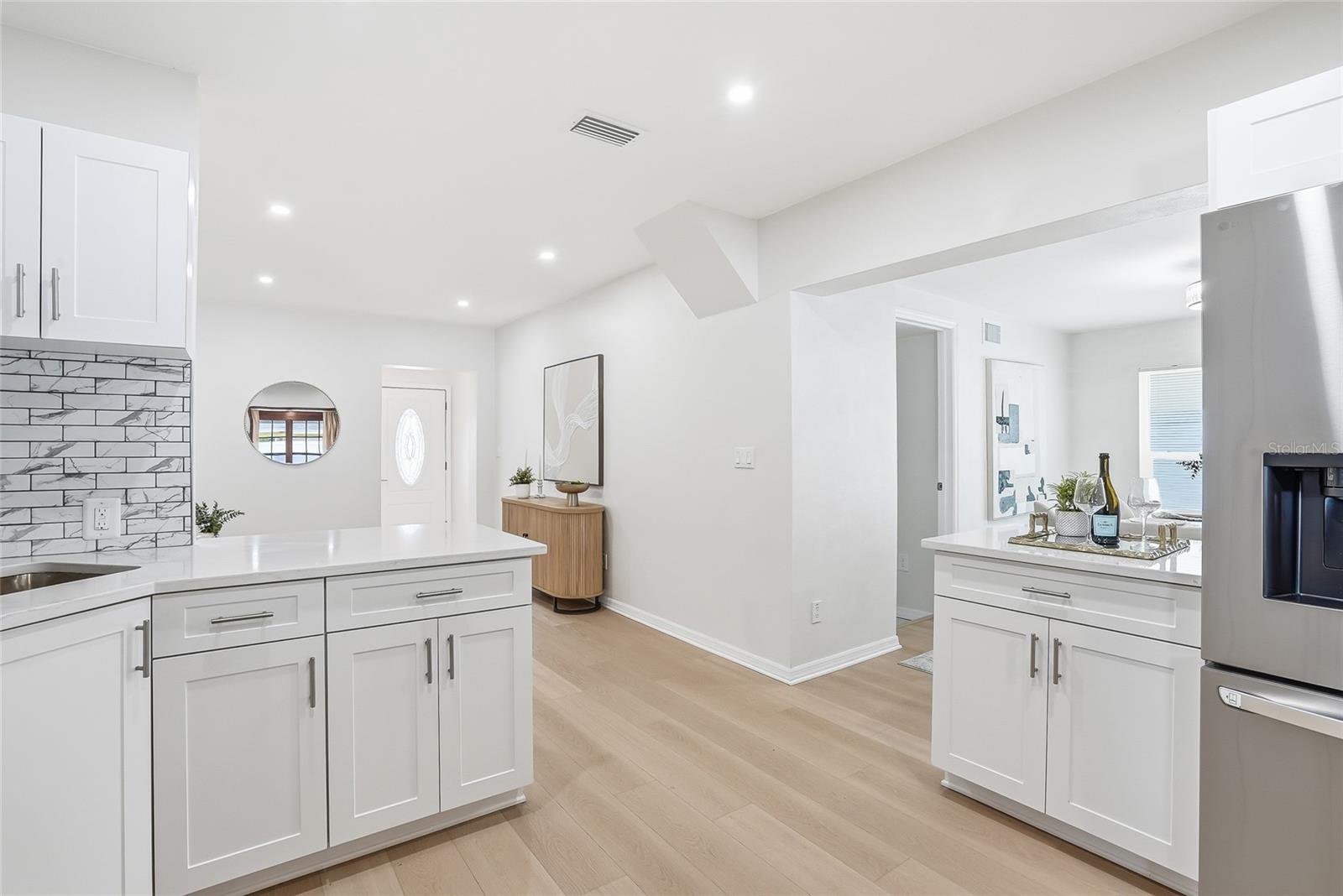 Image 12 of 35 For 2164 Riviera Drive