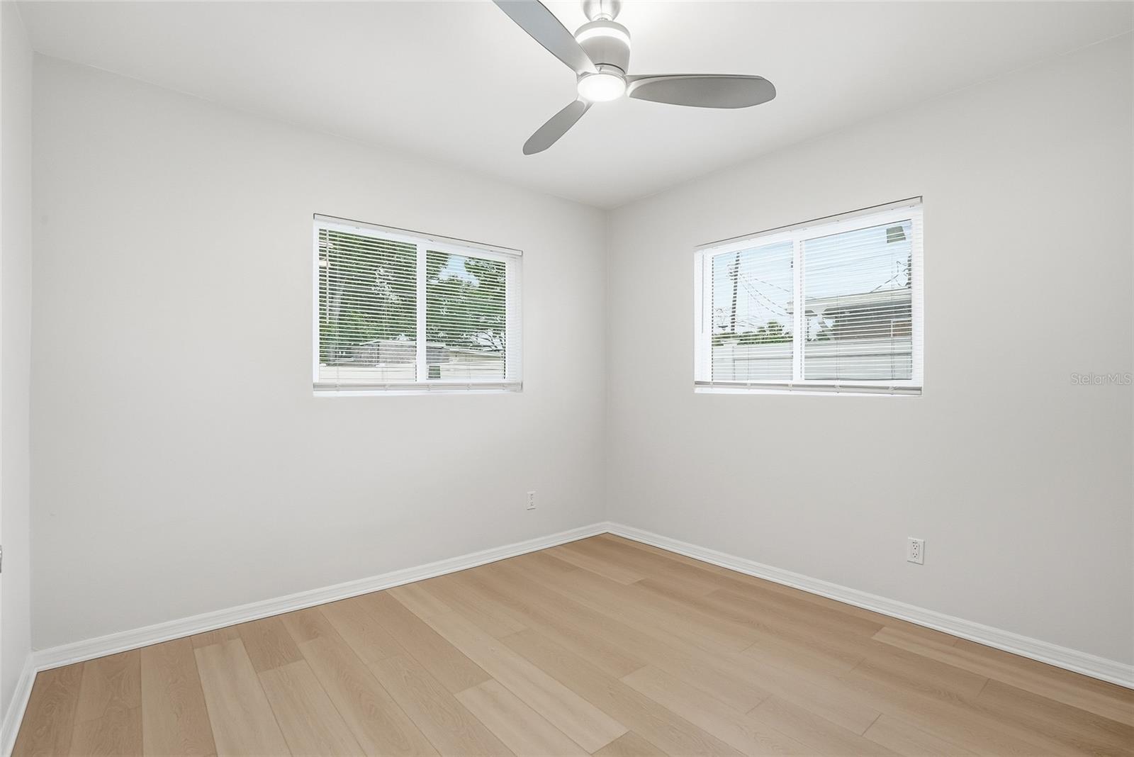 Image 23 of 35 For 2164 Riviera Drive