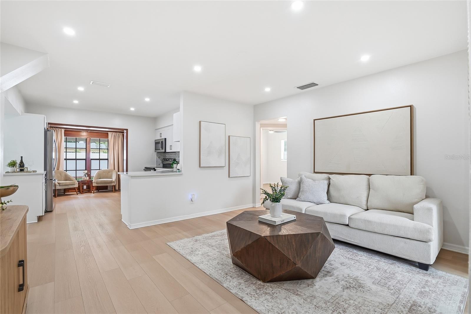 Image 4 of 35 For 2164 Riviera Drive