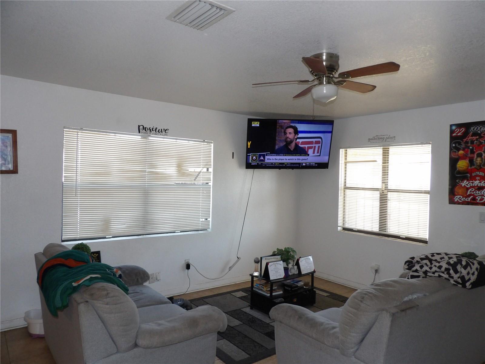 Image 3 of 3 For 216 10th Street