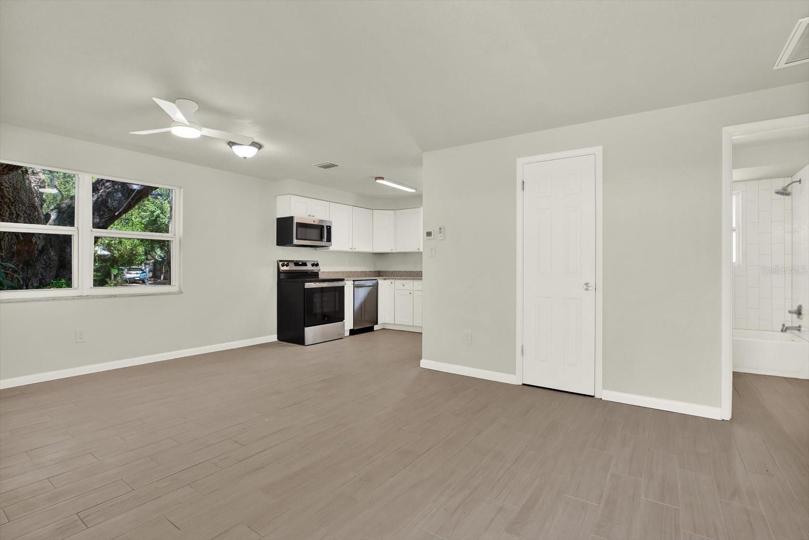 Image 18 of 25 For 1187 Bass Boulevard C