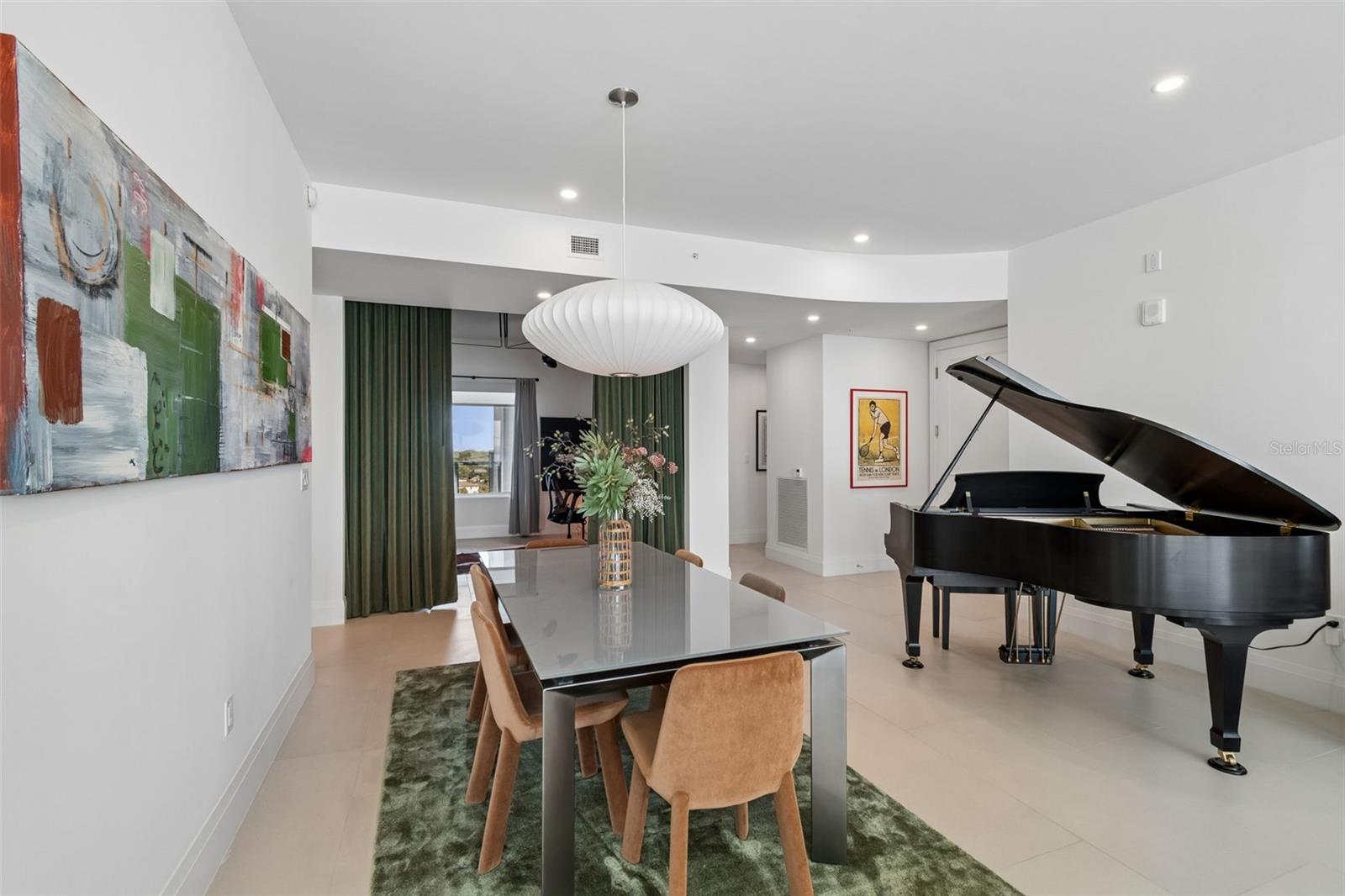 Image 13 of 54 For 2910 Barcelona Street 902