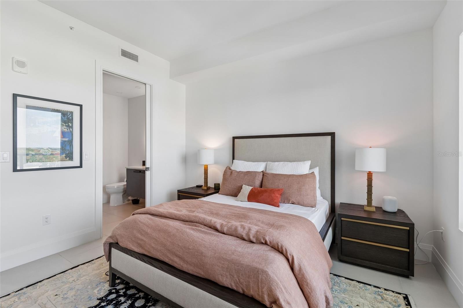 Image 36 of 54 For 2910 Barcelona Street 902