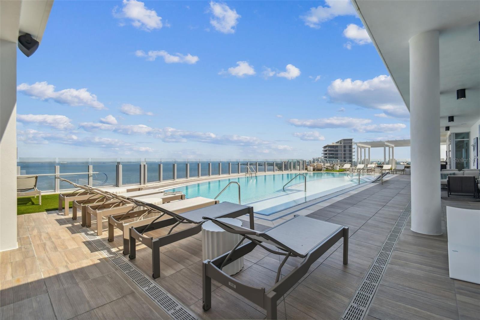 Image 46 of 54 For 2910 Barcelona Street 902