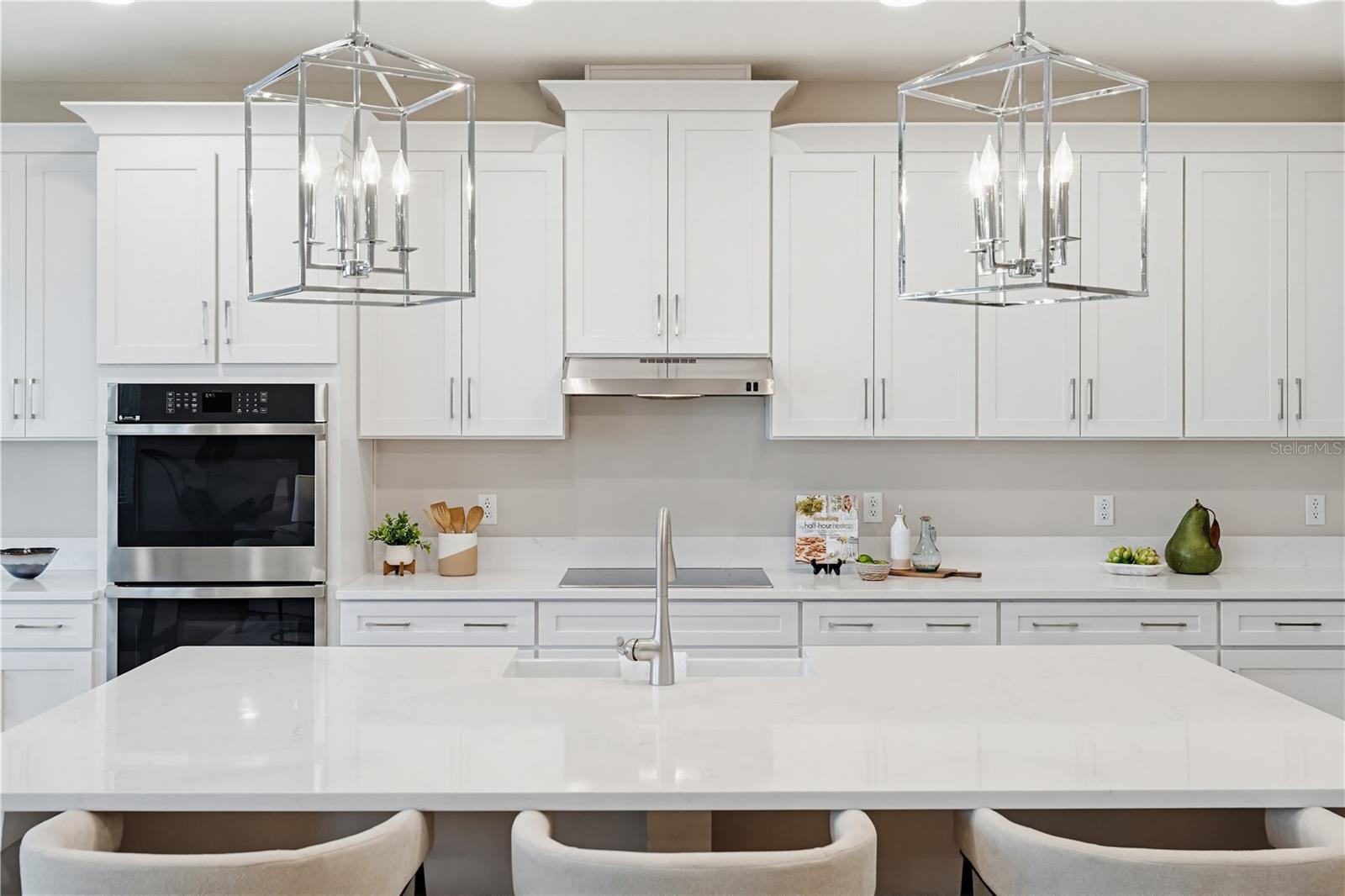 Listing photo id 10 for 9608 Sorbonne Loop