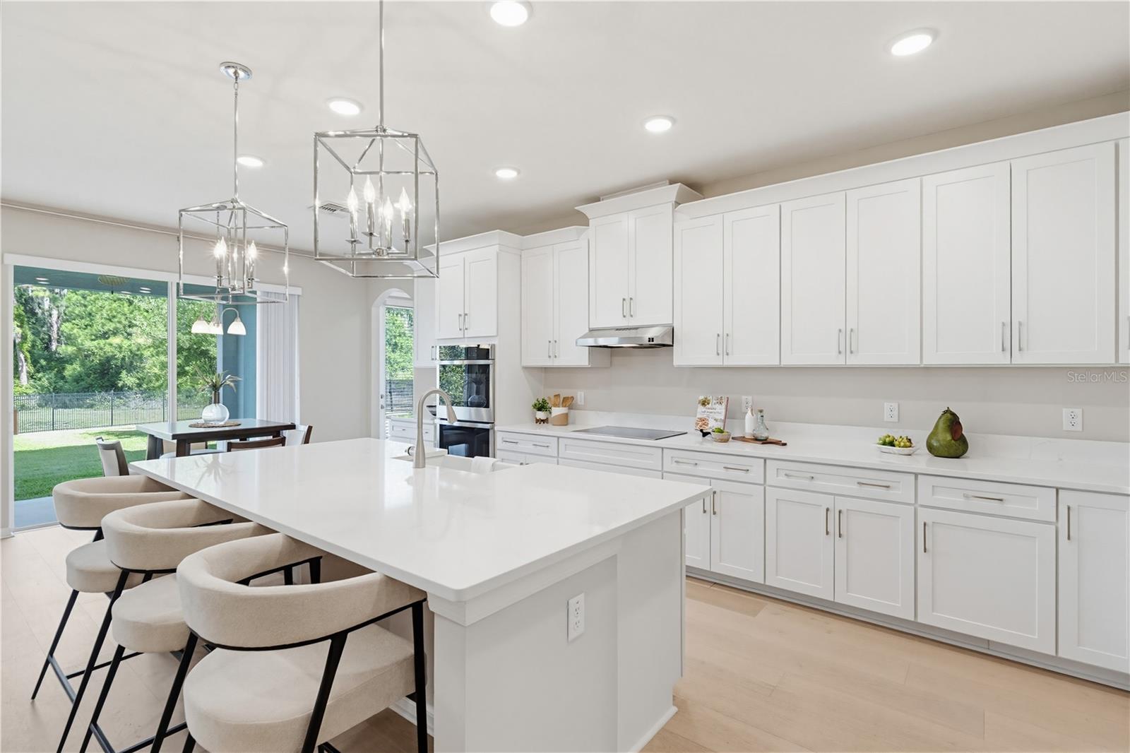 Listing photo id 11 for 9608 Sorbonne Loop
