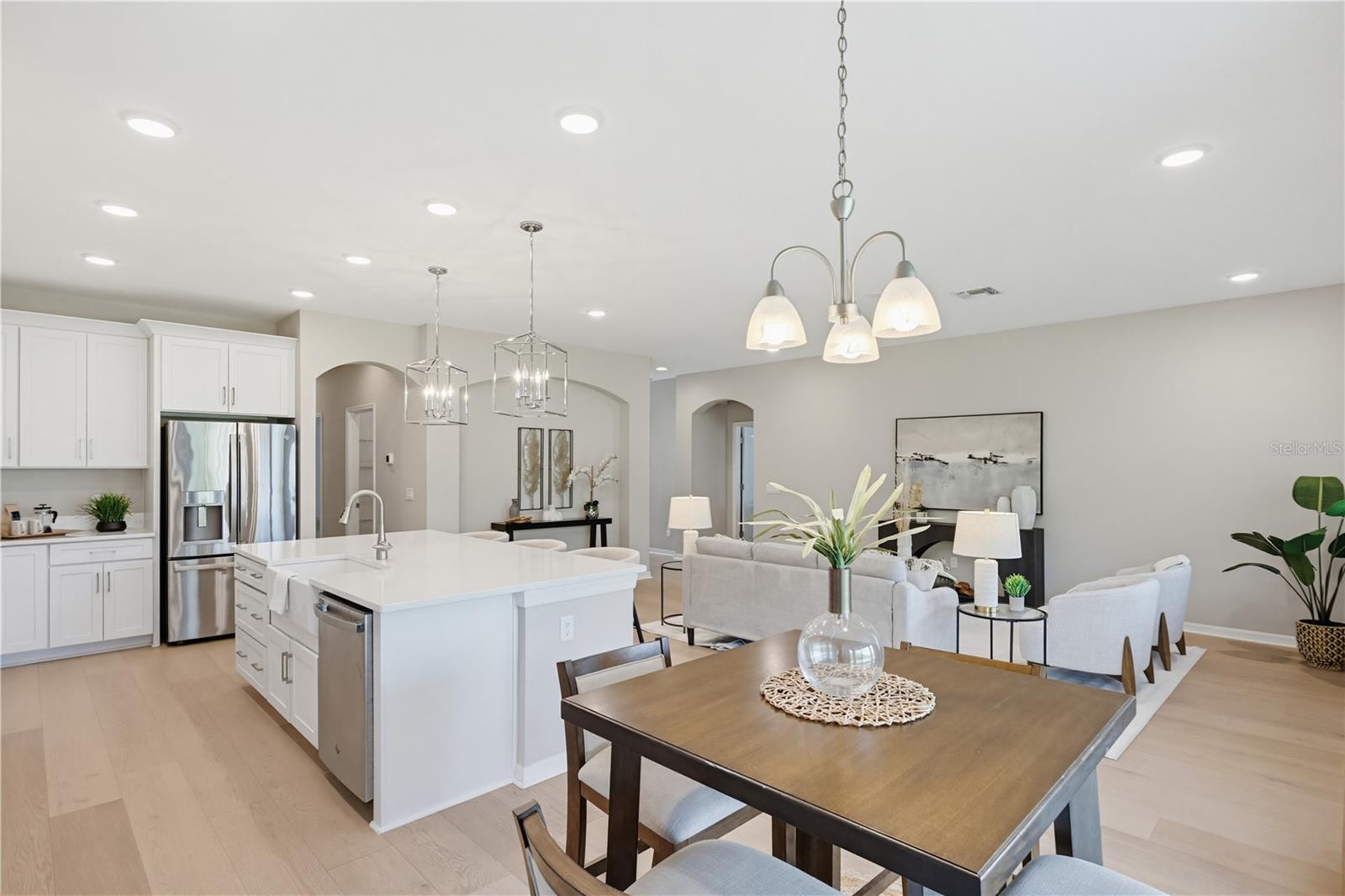 Listing photo id 14 for 9608 Sorbonne Loop