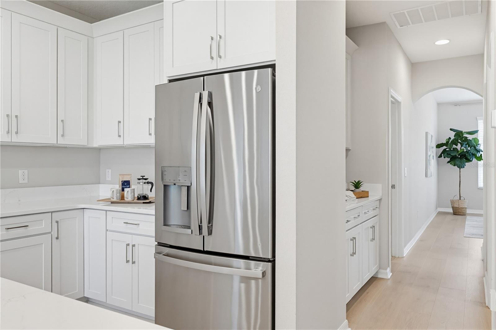 Listing photo id 16 for 9608 Sorbonne Loop