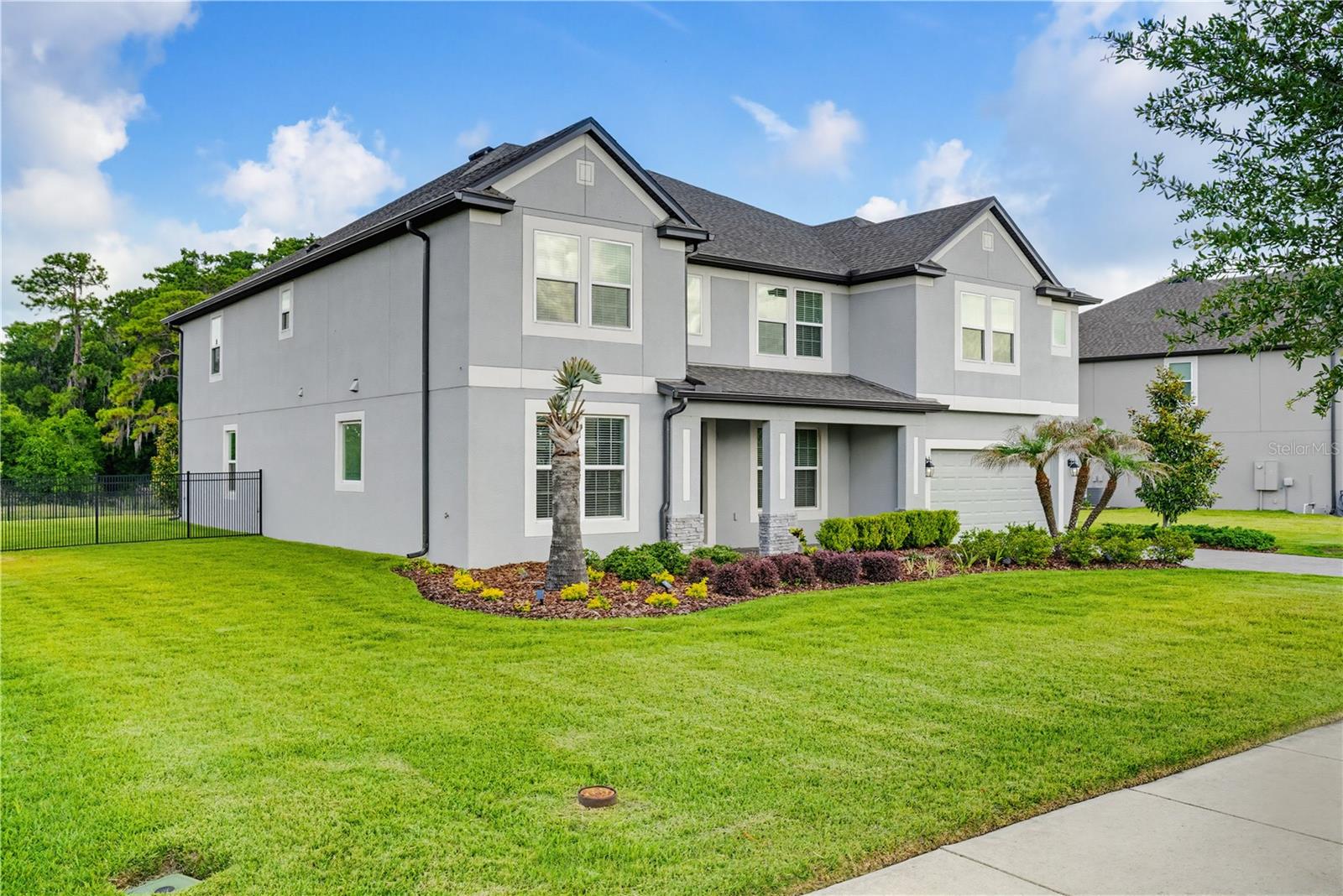 Listing photo id 0 for 9608 Sorbonne Loop